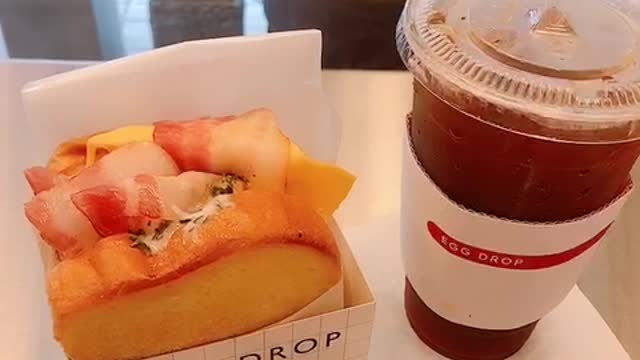 Eggsandwich and Eamericano are good.