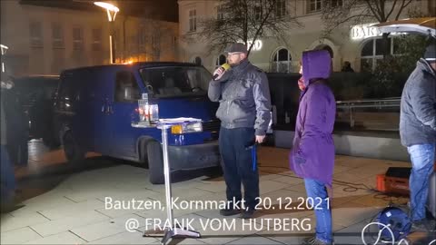 Bautzen, Kornmarkt, 20 12 2021 - Kundgebung für Frieden, Freiheit, Teil I, Eröffnung, Redebeiträge