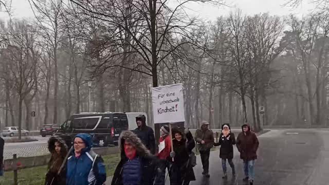 Schloß Holte 06.04.21 Demo für eine unbeschwerte Kindheit, Eindrücke