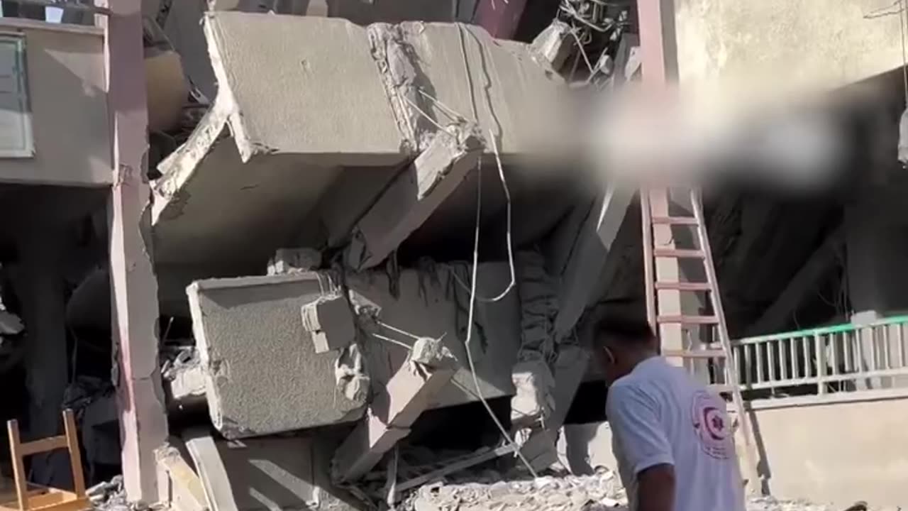 Palestinian child found under rubble in Ga*za