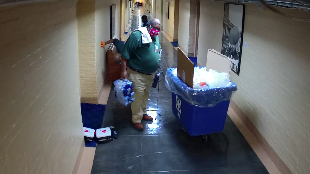 Camera0006USCSBAST50Hallway_2021-01-06_Starting_at_19h40min02s310ms.mp4