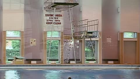 Mr Bean goes swimming ! funny videos serise