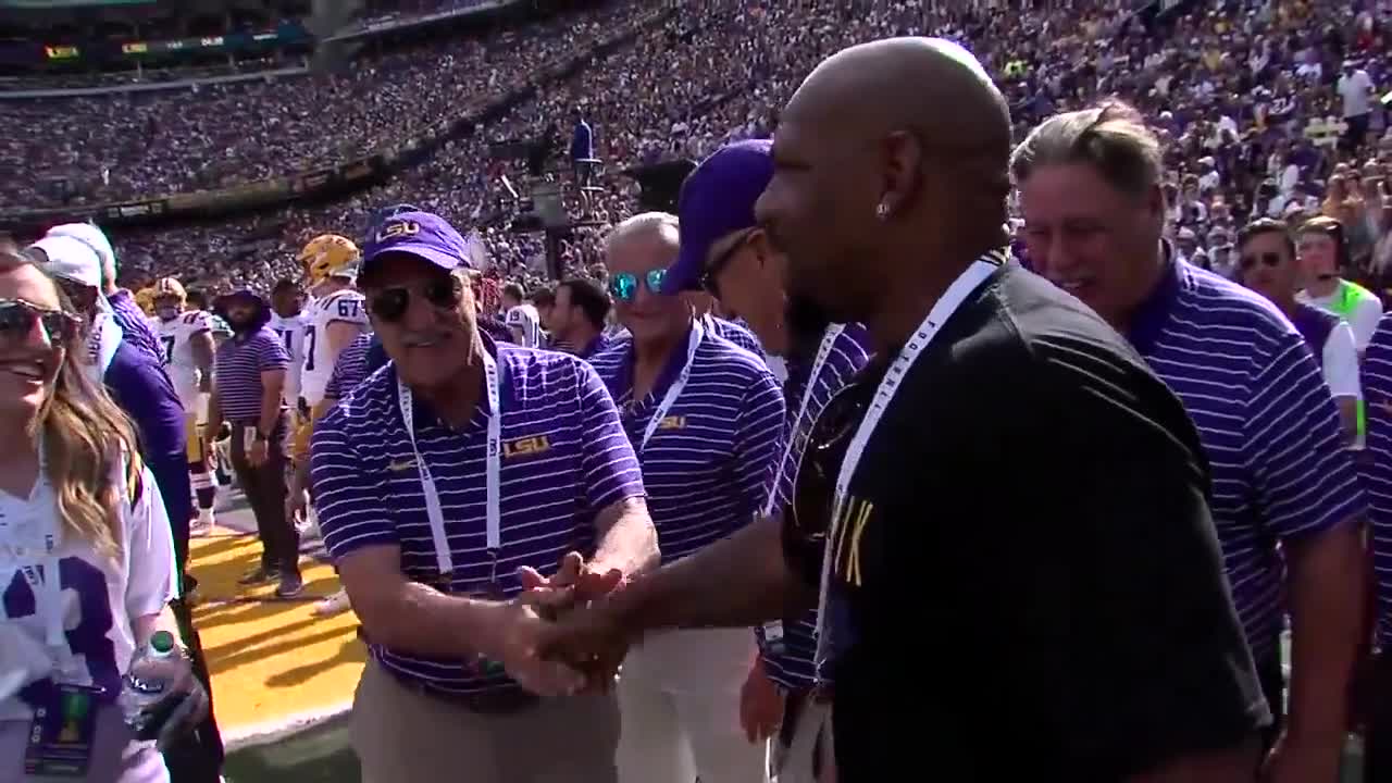 Kevin Faulk officially inducted into College Football HOF