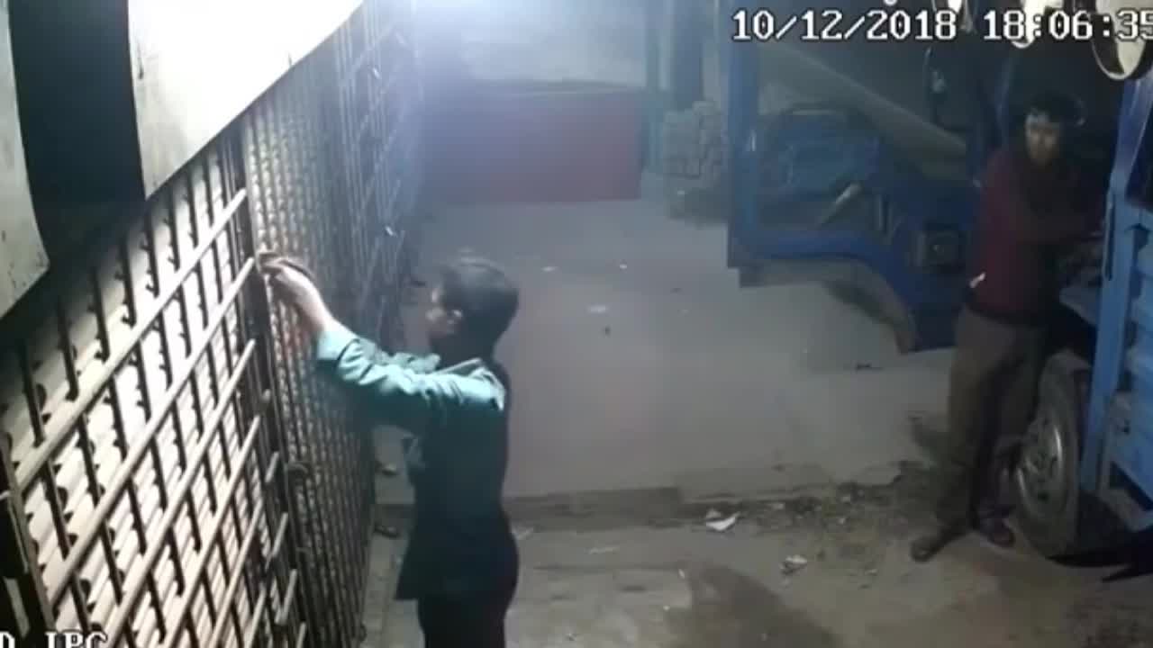 CCTV FUNNIEST ROBBERY MISSION FAILED 😂