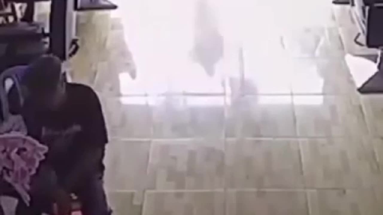Top funny moments, try not to smile 😁😁.