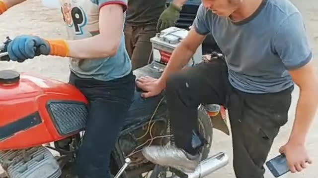 Several people can't start the motorcycle