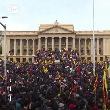 Sri Lanka: Protesters storm Presidents residence during massive protests
