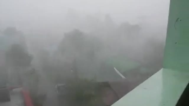 Typhoon Rammasun batters Philippines