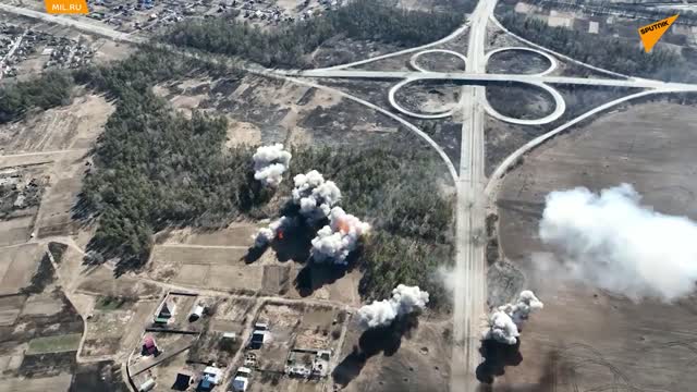 'Mal chegaram': Exército russo acha e bombardeia obuseiros M777 enviados pelos EUA à Ucrânia