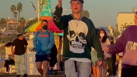 Made this up in 3 minutes… enjoy @D🖤 remix by @raino