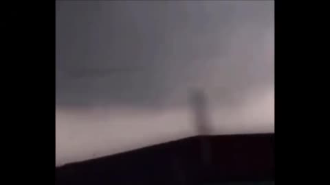 Observation d'un OVNI au Texas qui part à une vitesse incroyable!