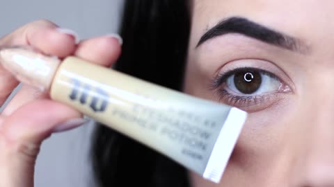 Makeup tutorial for beginners