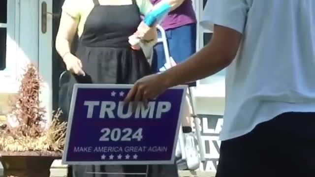 Putting Trump Signs on Peoples Lawns | via @Matthew Gozdz YT