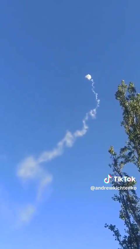 Ukrainian soldier shoots down a Russian UAV with a FIM-92 Stinger MANPADS