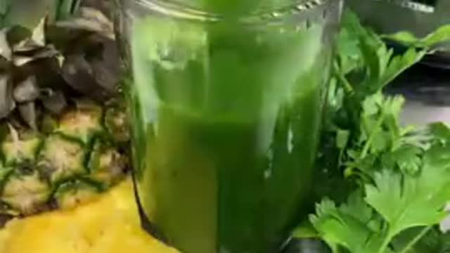 Juicing Greens And A Whole Pineapple On The Kuvings