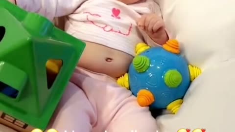 Funny Confusing baby - Cute video