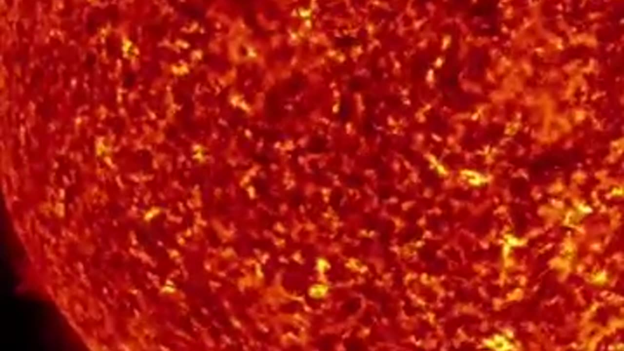 The sun : magnificent real footage by SDO