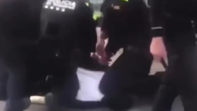 Enriched Spain: Islamic Illegal Migrants Attack an Easter procession in El Vendrell