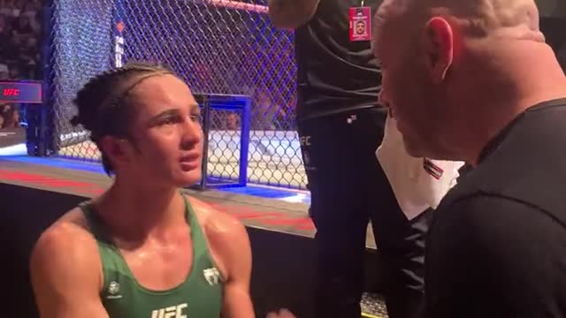 Dana White greeted Yazmin Jauregui after her UFC debut victory 💪
