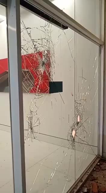 Video: estruendosa caída de balcón de edificio en Castillogrande