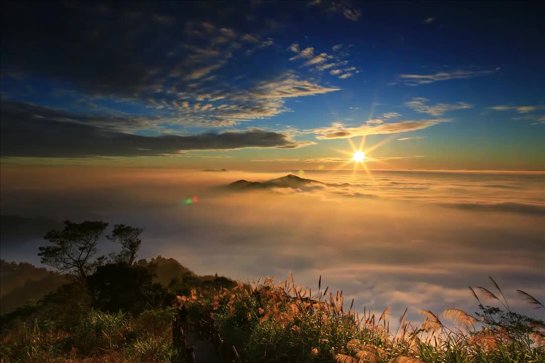 Alishan sunset in Taiwan_1