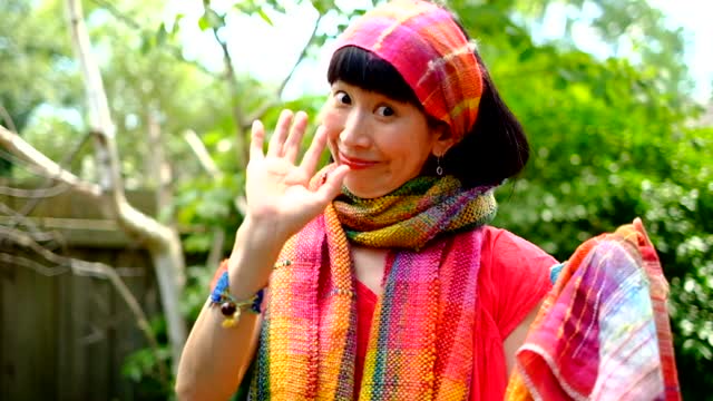 Difference between a spring scarf and a winter scarf/春スカーフと冬スカーフの違い♪