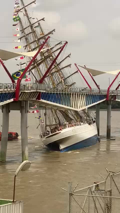 Choque del buque Cisne Branco