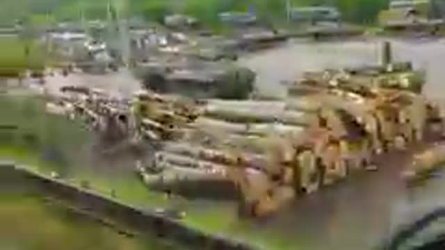 Velká Bystřice - nádraží plné těžkých zbraní pro Ukrajinu