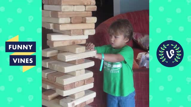 VERY VERY FUNNY VIDEO EVRY TRY NOT TO LAUGH...