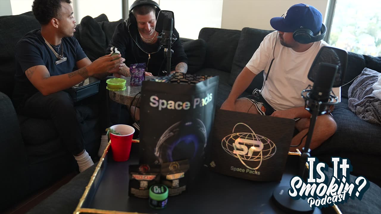 Episode 5 CEO of Space Packs Grant. Full reviews for Lamez , coffin candy , Blackleaf & space candy