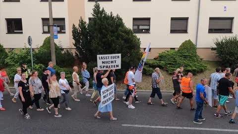 Demmin - Der Demonstrationszug zieht durch die Stadt 21-07-2022