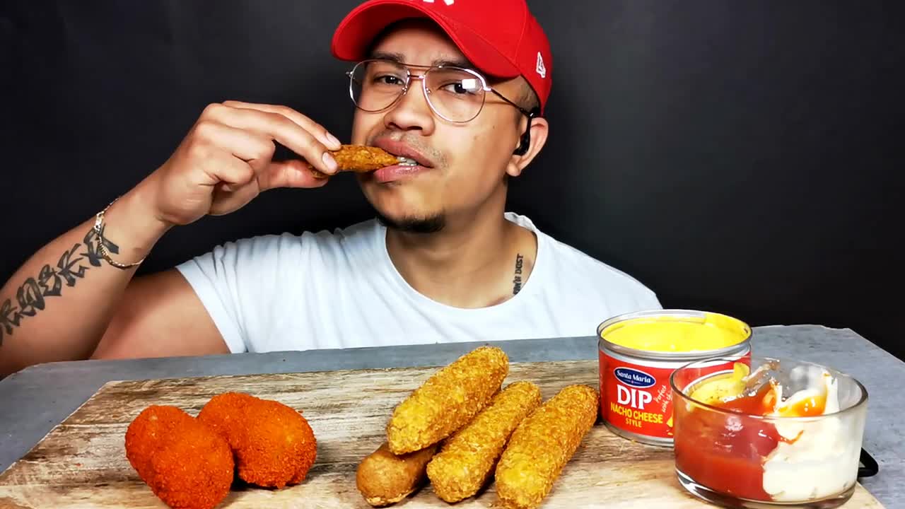 ASMR EATING DUTCH CRUNCHY FOOD (Chicken and Beef Sticks, Croquette) MUKBANG *NO TALKING*