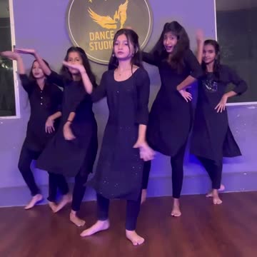 Hot sexy babes dancing