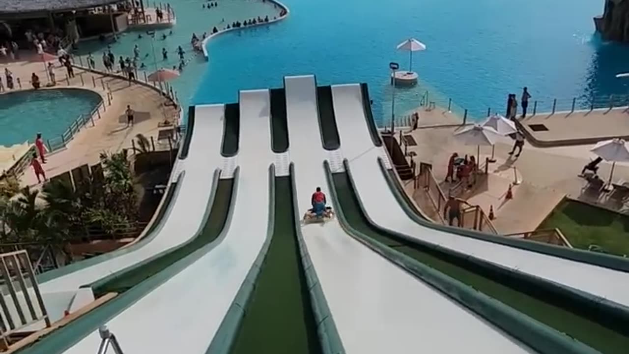Crazy superman flying in Water park 😱🫣😁🤙😂@NikonovDiver #bluetree #pool #flip #phuket #challenge