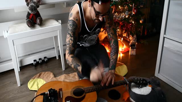 Christmas AirTap Guitar - Alexis Hadefi