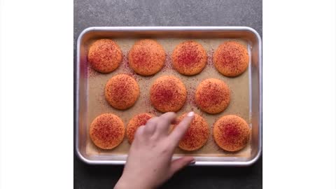 Young girls make delicious food, which is delicious and delicious