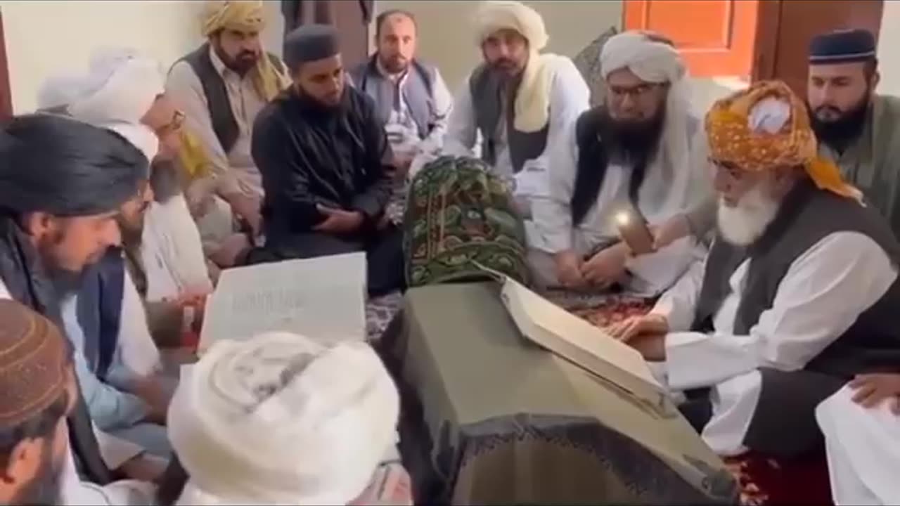 Mulana fazlu Rehman Ki darsgah