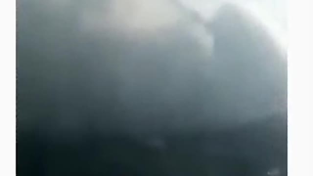 Giant cloud engulfs the city in Chile