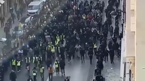 Protests in Paris against the war