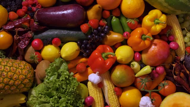 Presentation of many fruits and vegetables