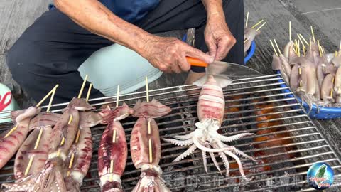 Kaohsiung Cijin Grilled Neritic Squid 高雄旗津老街烤小卷 가오슝 치진 구운 네리틱 오징어