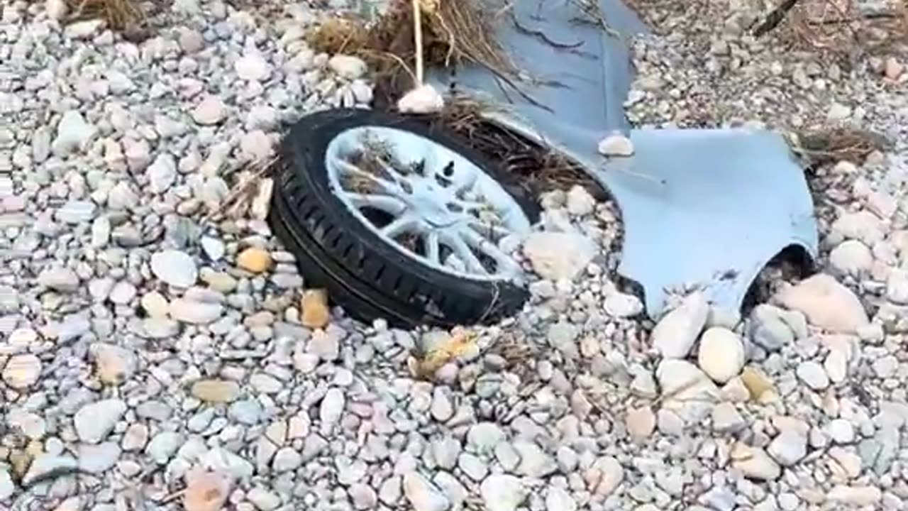 Coches Sepultados por la DANA: Escenas de Desesperación y Cuerpos Olvidados