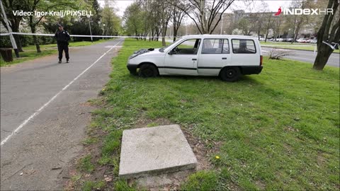 Policijski očevid nakon potjere za ukradenim automobilom u Novom Zagrebu