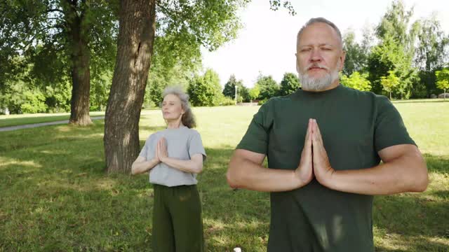 Respirar profundamente pode ajudar o corpo relaxar, aliviando o stress/Relax