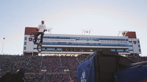 Amazing Jumping A Rider Jumping his bicycle in a ramp during acrobats