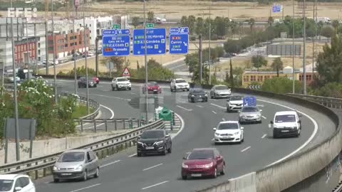 Los carburantes dan un respiro en el puente de agosto más caro de la historia