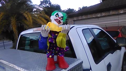 The Creepy Carnival: Creepy Clown On A Truck