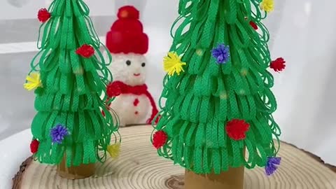 Welcome Christmas with a green bag. Let's learn together