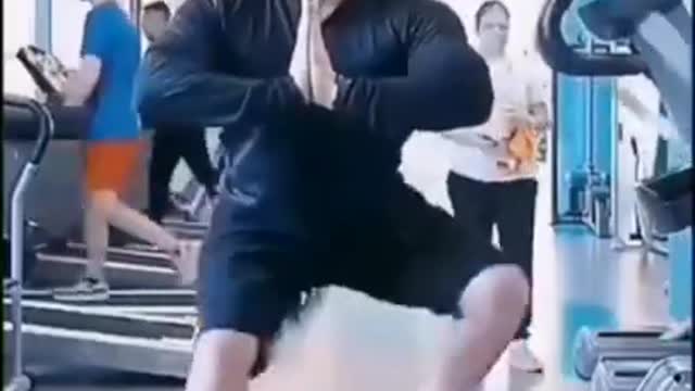 funny man at gym, gym fails, workout fail (2021).