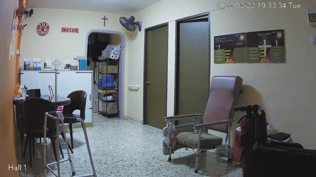 hallfront day n night 20220222